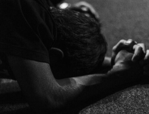 7 Short Prayers for Your Family During Difficult Times